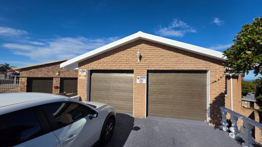 5 Bedroom Property for Sale in Dana Bay Western Cape